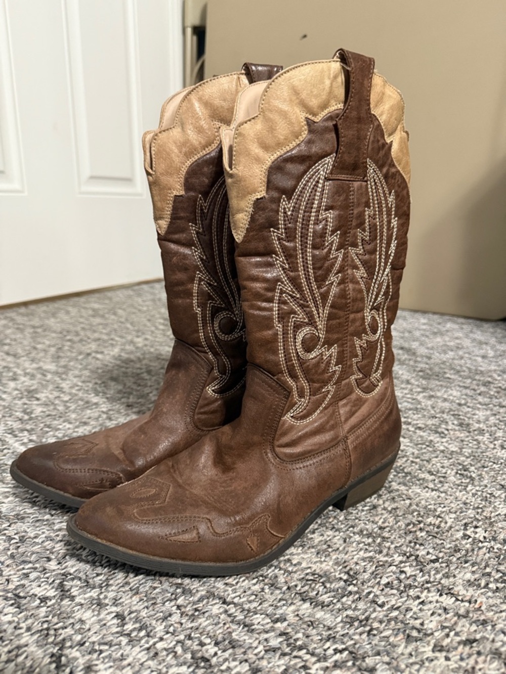 Coconuts by Matisse Black and Brown Western-Inspired Boots